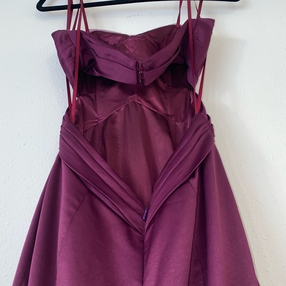 La Femme Royal Satin Purple Strapless Sweetheart Prom Gown size 4 - Picture 3 of 9